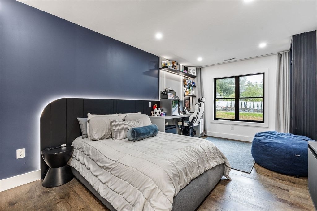 Bedroom, Home Office, Interior, Recessed Lighting, Wood Texture Flooring