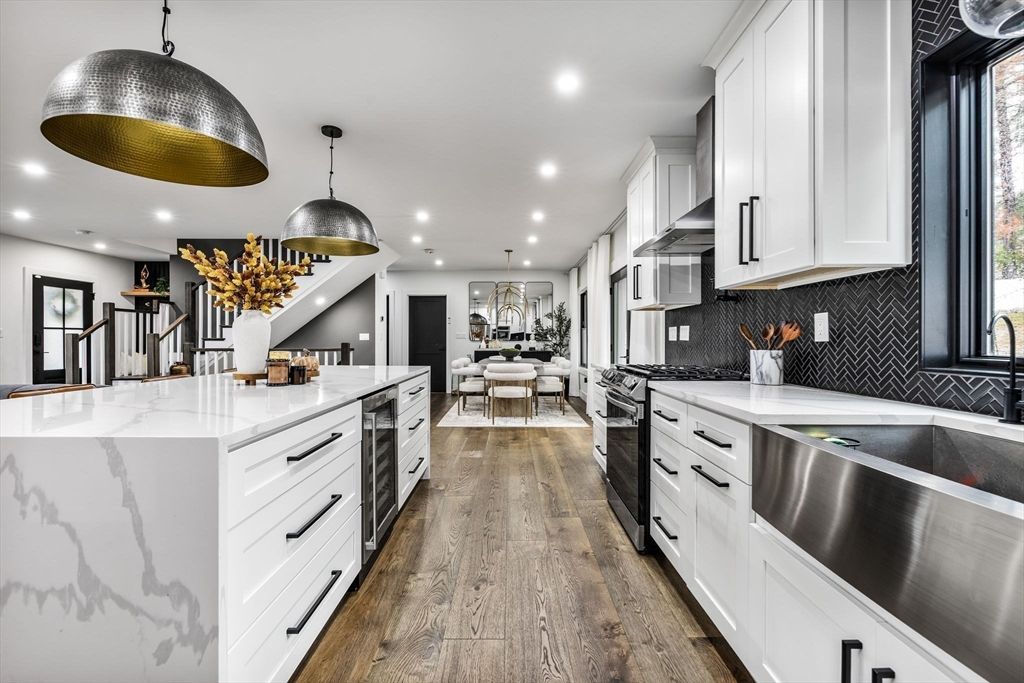 Dining room, Interior, Kitchen, Pendant Lights, Recessed Lighting, Stainless Steel Appliances, Wood Texture Flooring