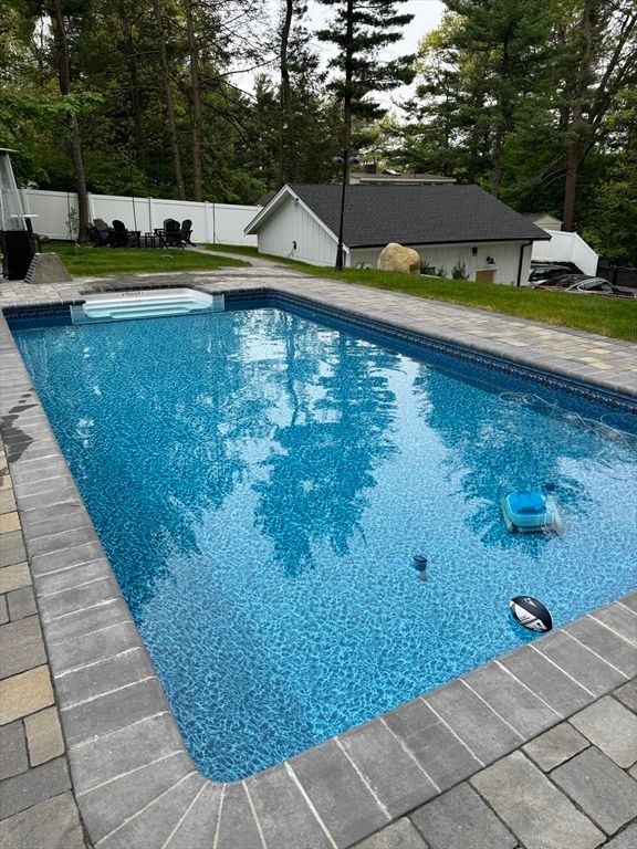 Exterior, Pool