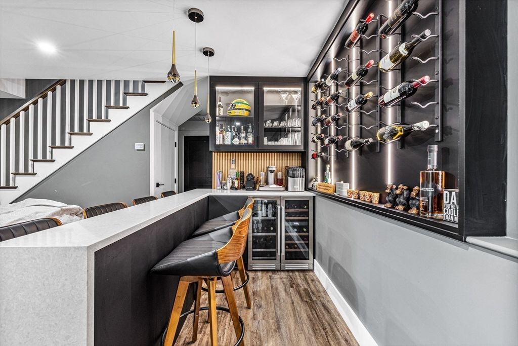 Interior, Pendant Lights, Recessed Lighting, Wood Texture Flooring