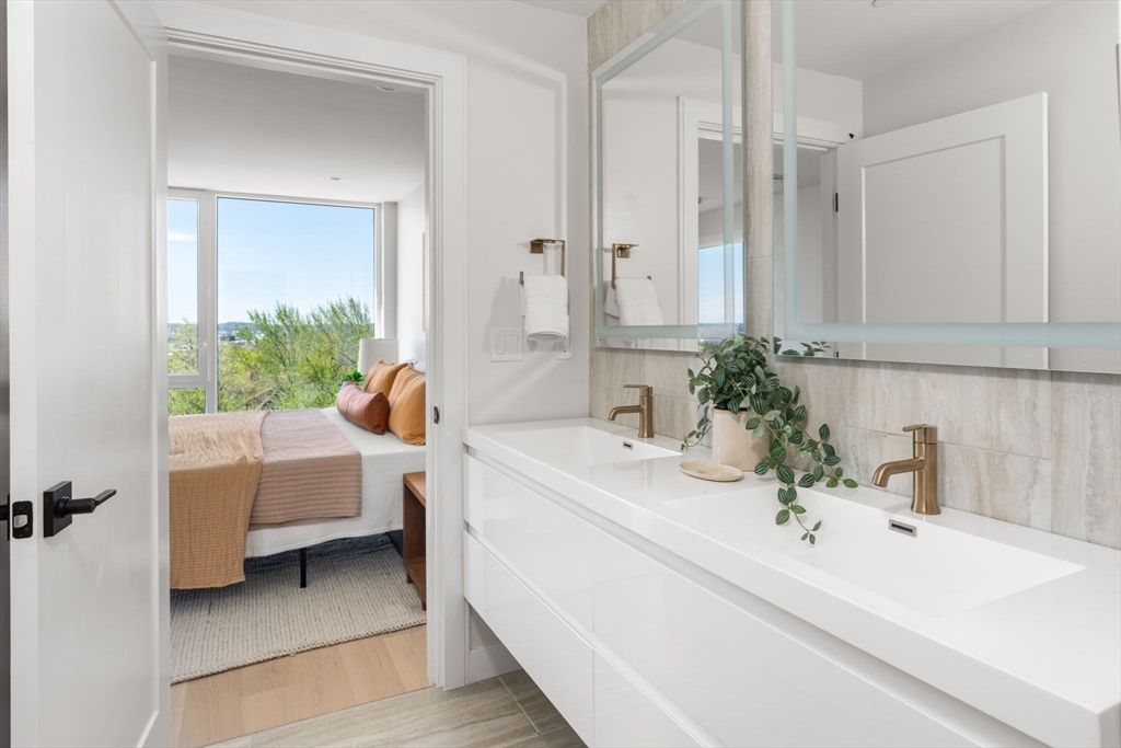 Bathroom, Dual Sink Vanities, Interior, Wood Texture Flooring