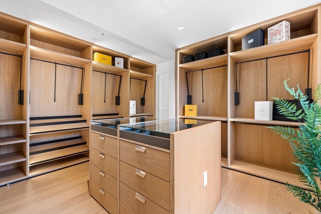Bathroom, Dual Sink Vanities, Free Standing Baths, Interior, Marble, Recessed Lighting