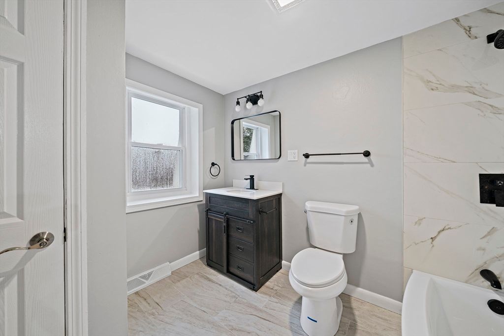 Bathroom, Interior, Marble Walls