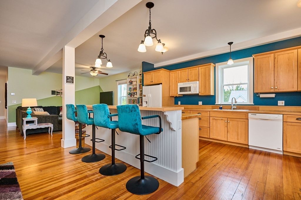 Interior, Kitchen, Pendant Lights, Wood Texture Flooring