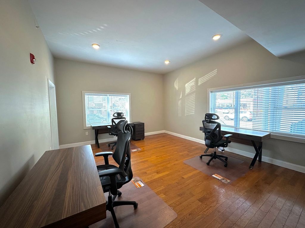 Home Office, Interior, Recessed Lighting, Wood Texture Flooring