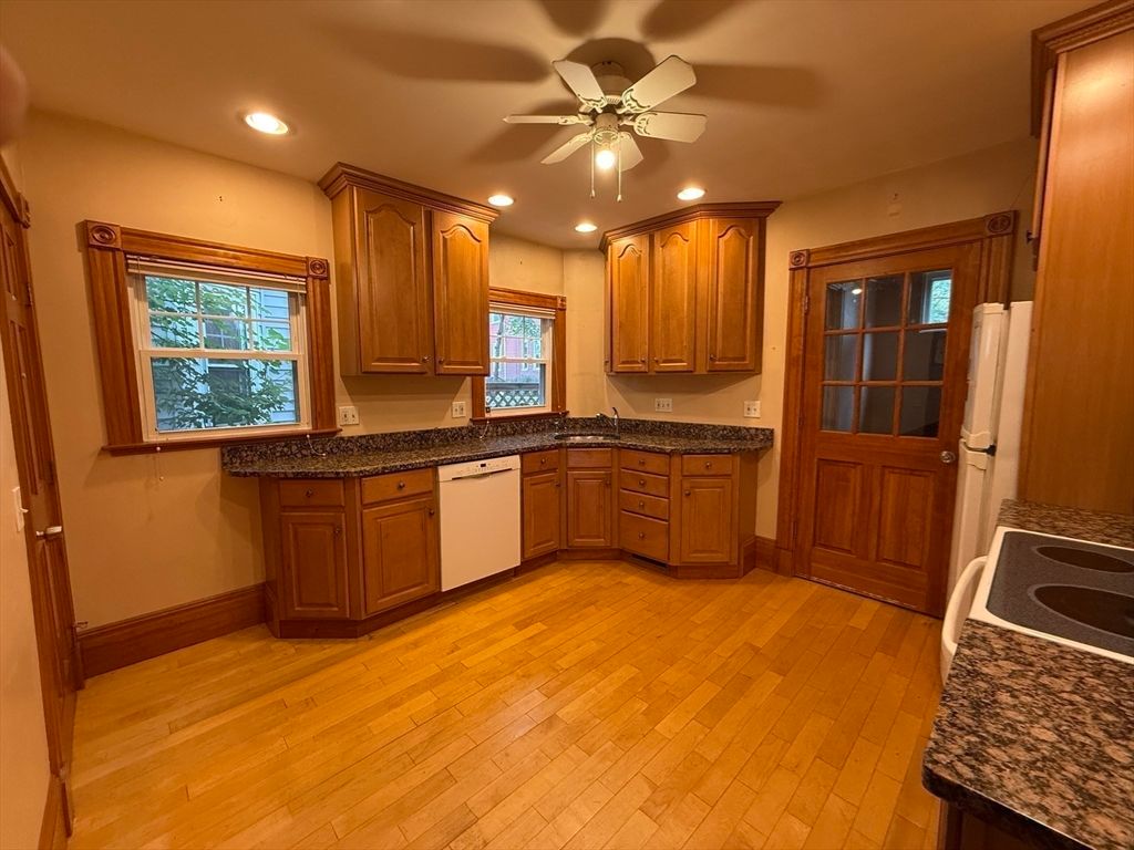 Interior, Kitchen, Recessed Lighting, Wood Texture Flooring