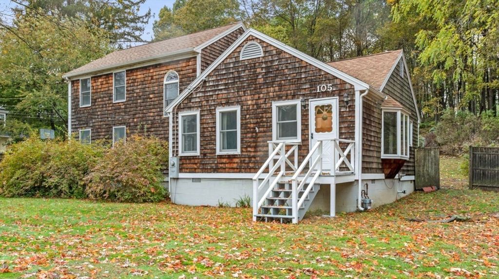 Exterior, Facade, Tudor Revival