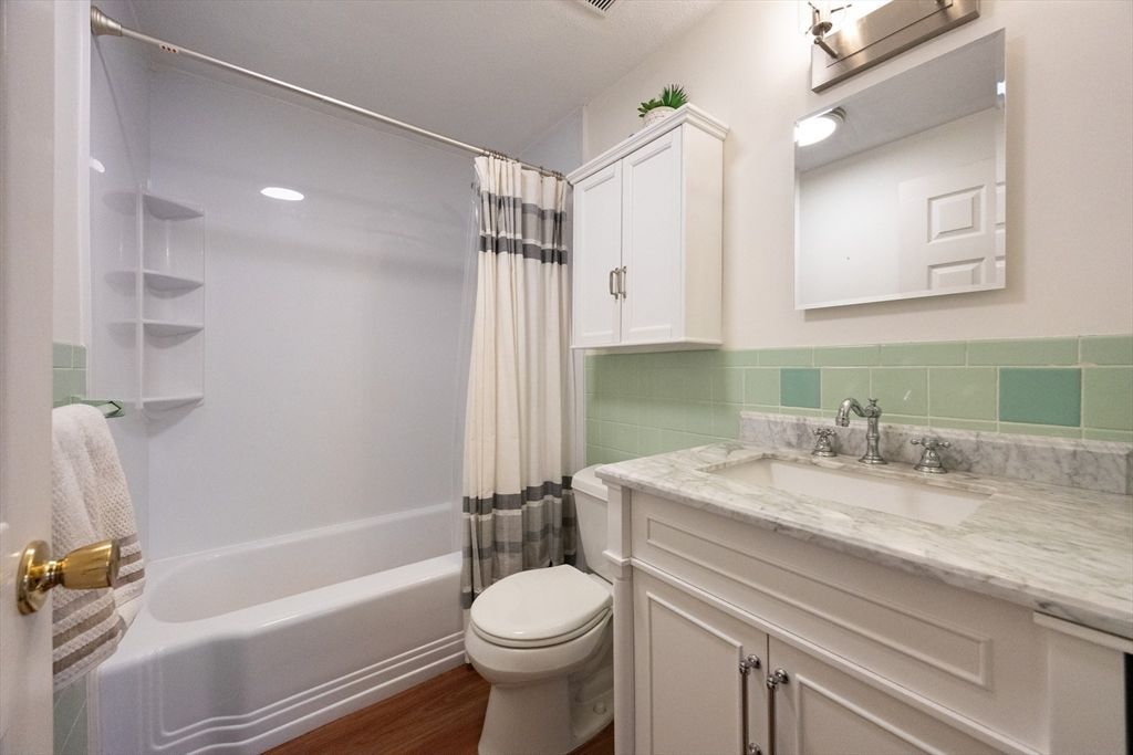 Bathroom, Interior, Recessed Lighting, Wood Texture Flooring