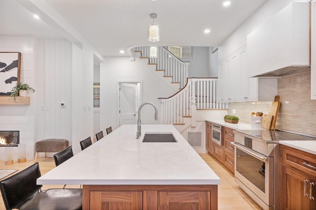 Fireplace, Interior, Kitchen, Pendant Lights, Recessed Lighting, Wood Texture Flooring