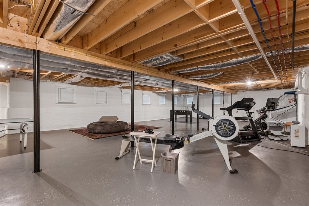 Fitness Equipment, Interior, Wooden Beams