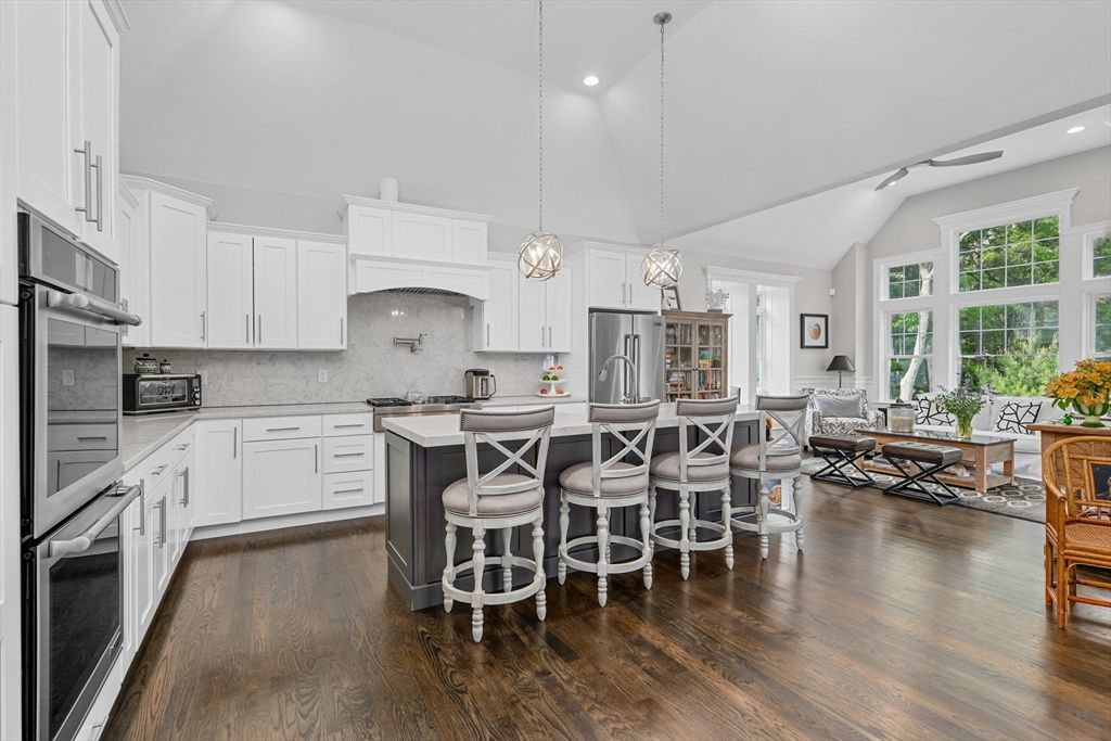 Interior, Kitchen, Living room, Pendant Lights, Recessed Lighting, Stainless Steel Appliances, Wood Texture Flooring