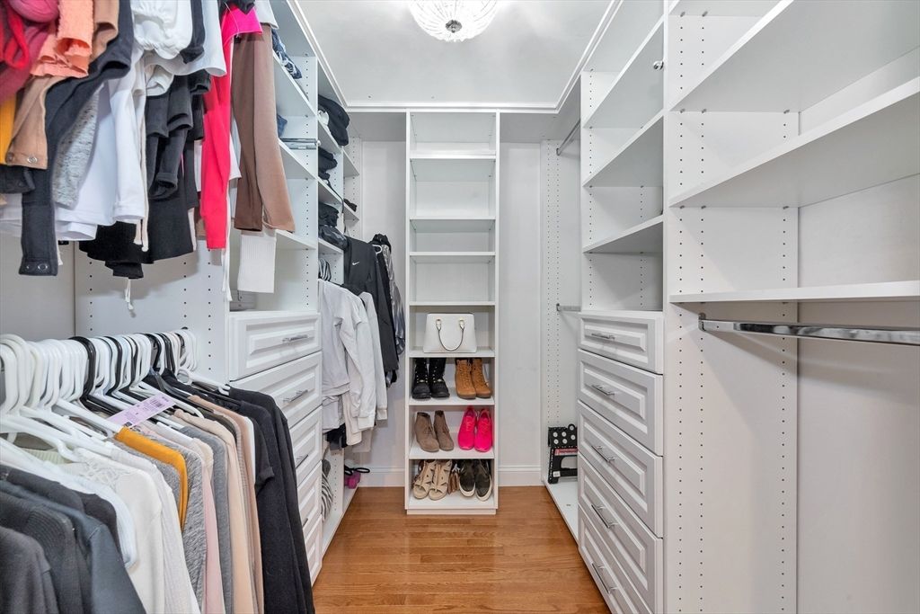 Interior, Walk-in Closets, Wood Texture Flooring
