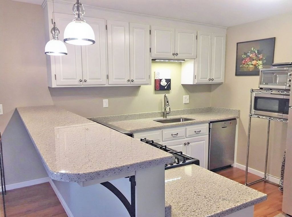 Interior, Kitchen, Pendant Lights, Wood Texture Flooring