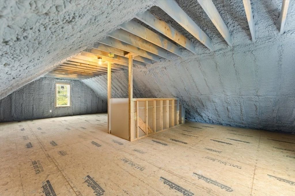 Empty room, Interior, Wooden Beams
