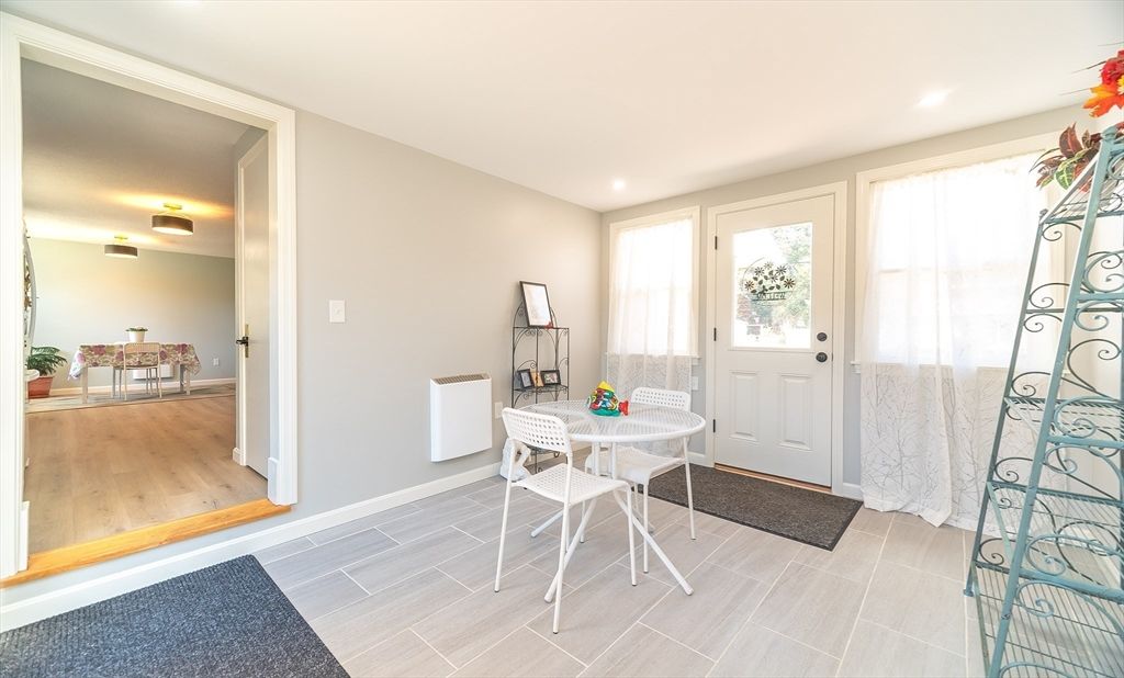 Dining room, Interior, Recessed Lighting, Wood Texture Flooring