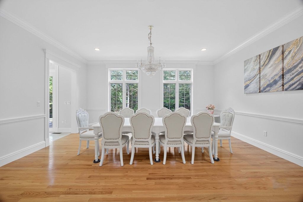 Chandelier, Dining room, Interior, Recessed Lighting, Wood Texture Flooring