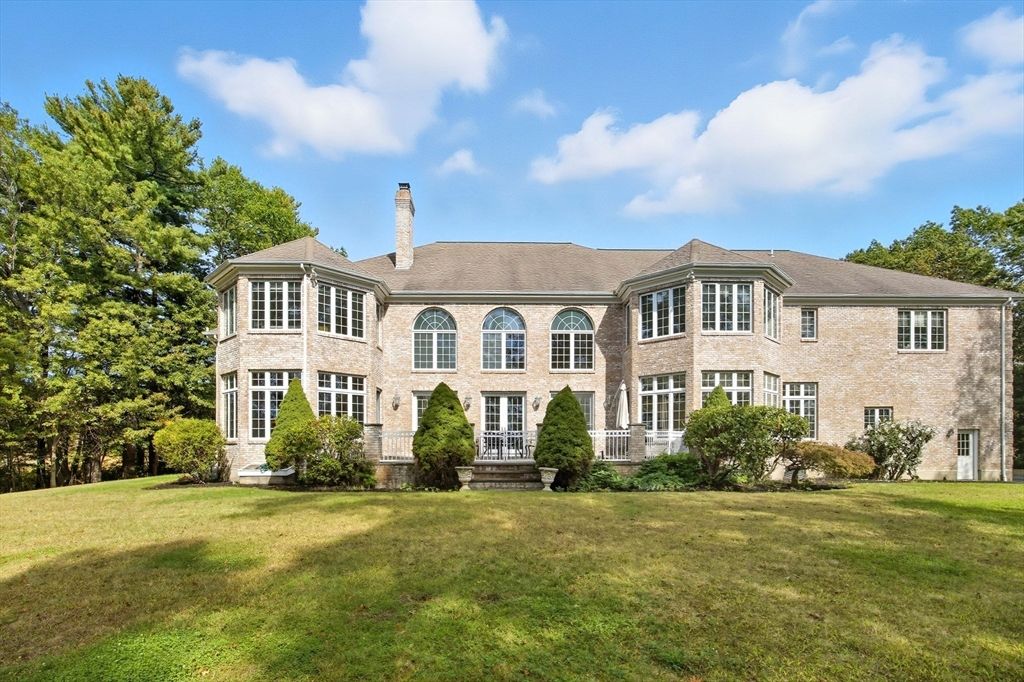 Backyard, Exterior, Facade, Brick Facade, French Provincial
