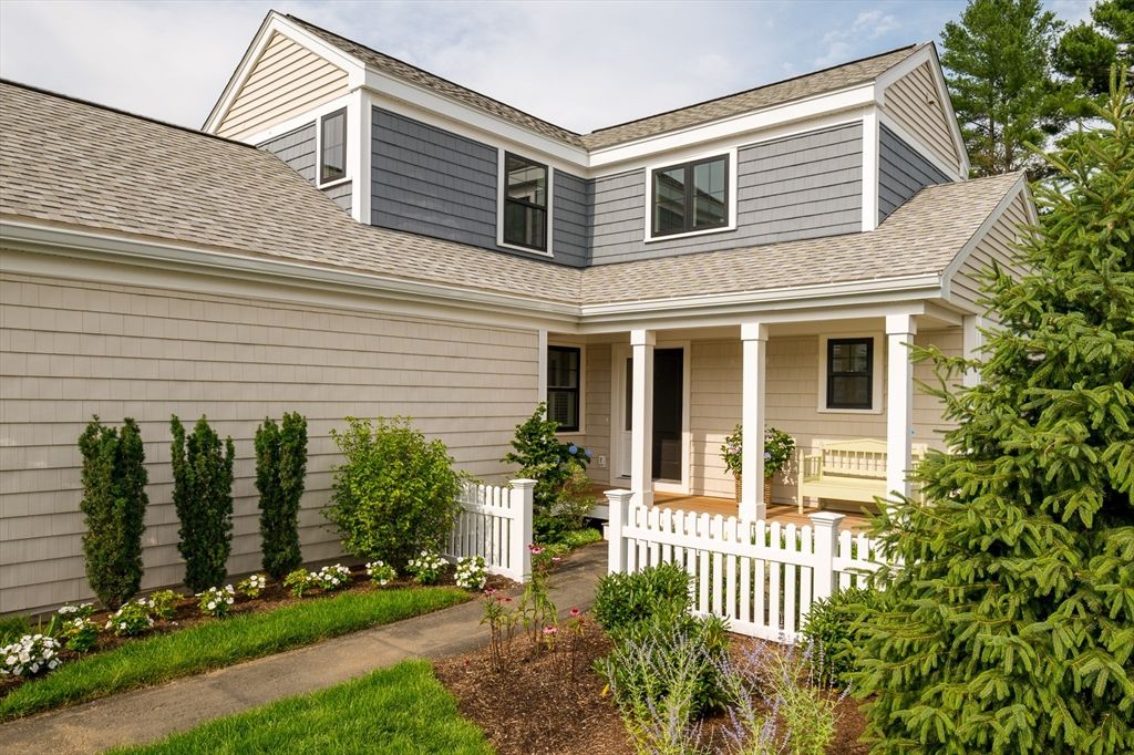 Exterior, Facade, Cape Cod