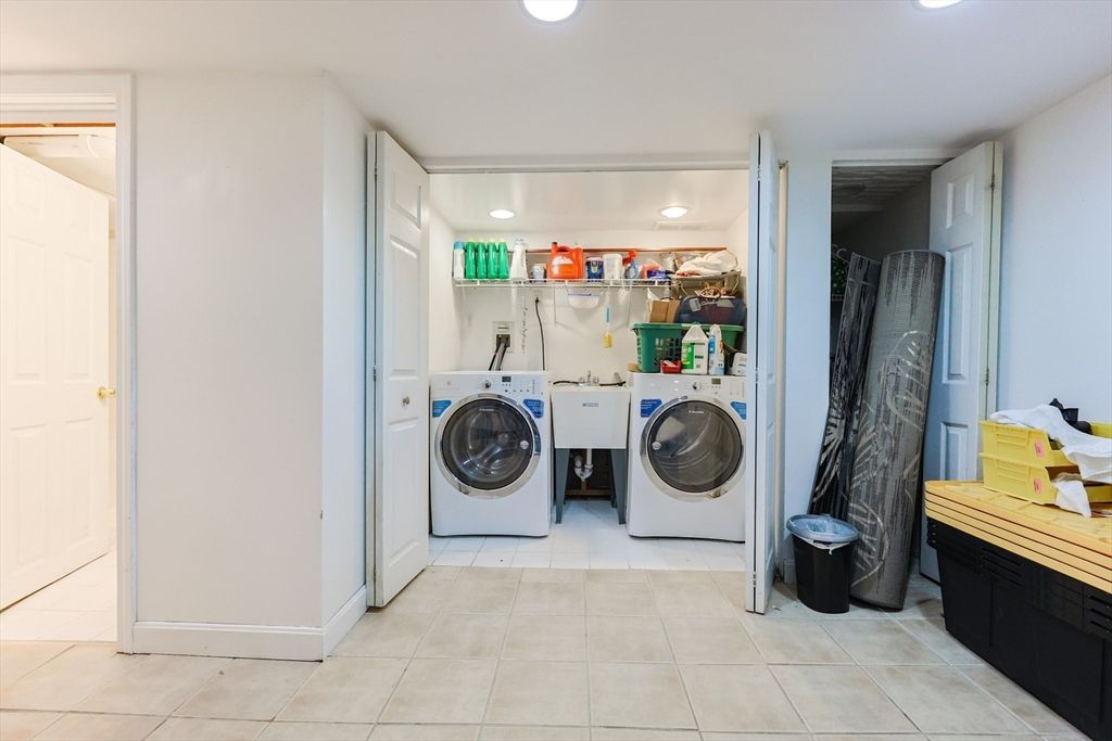 Interior, Recessed Lighting, Utility Closets, Washer