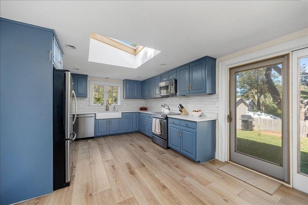 Interior, Kitchen, Stainless Steel Appliances, Wood Texture Flooring
