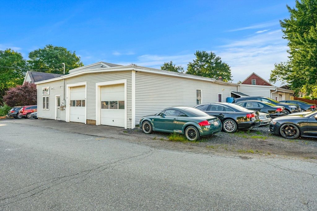 Detached Garage, Exterior