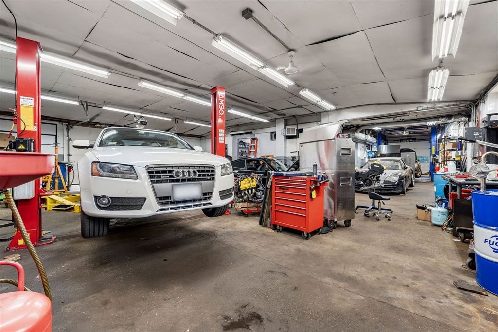 Garage, Interior, Recessed Lighting