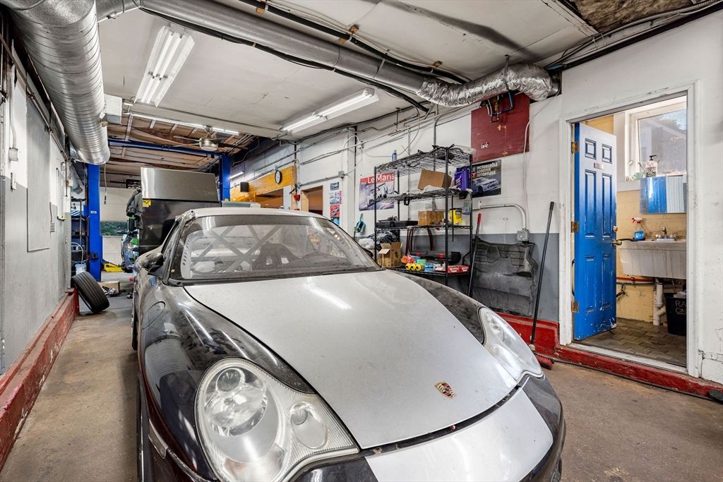 Garage, Interior