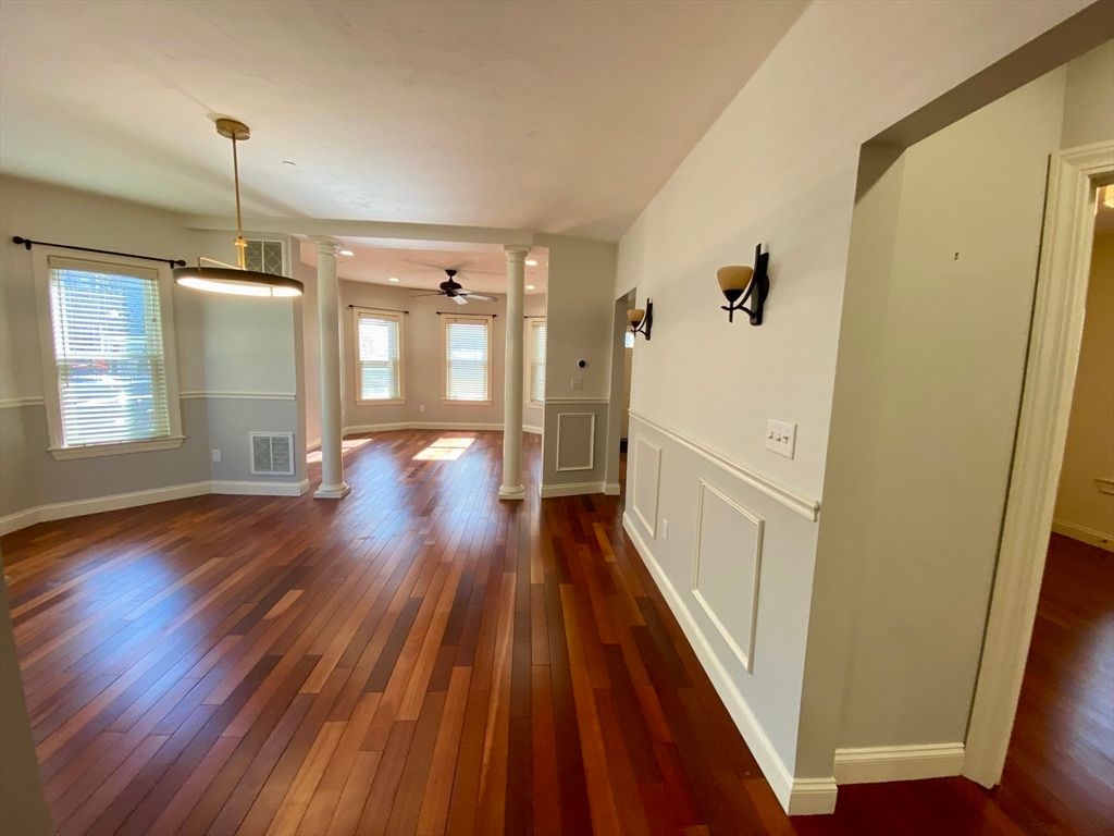 Empty room, Interior, Pendant Lights, Wood Texture Flooring