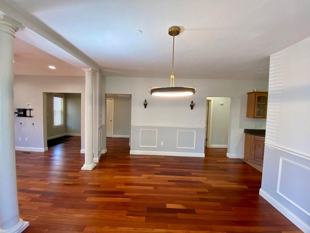 Empty room, Interior, Pendant Lights, Recessed Lighting, Wood Texture Flooring