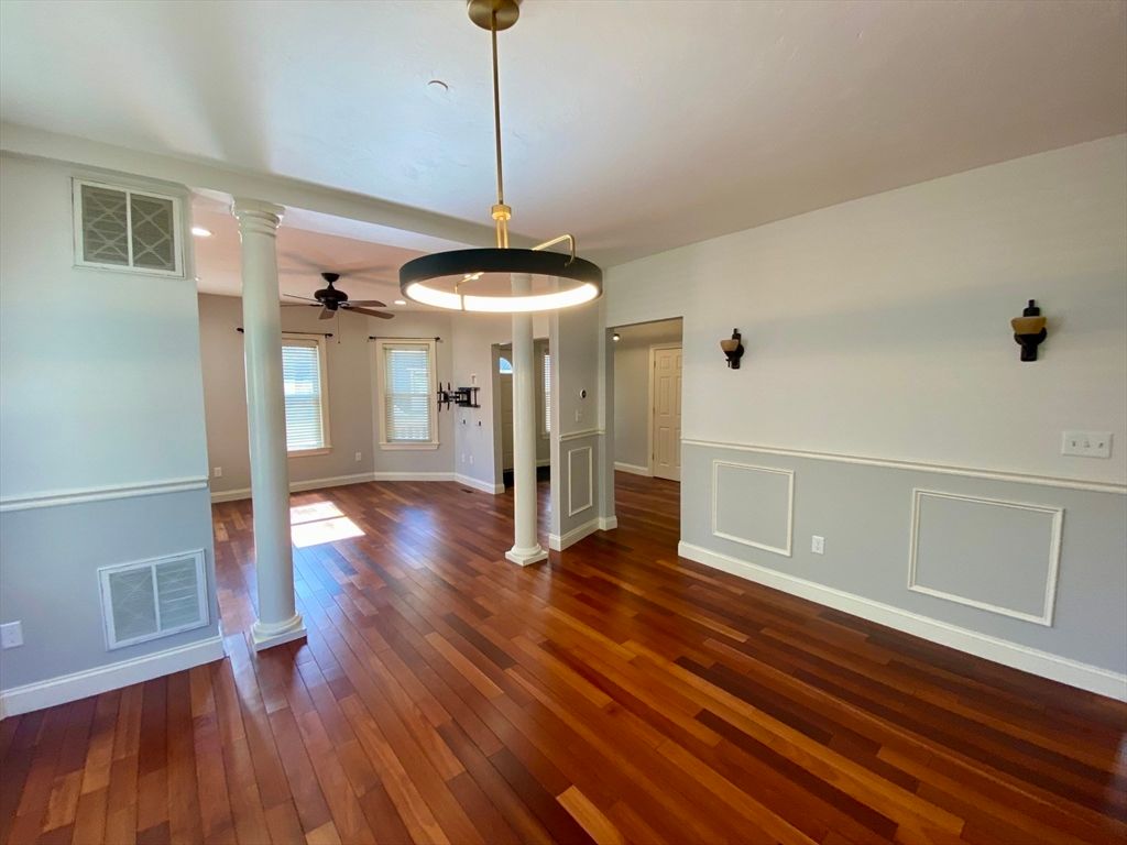 Empty room, Interior, Pendant Lights, Recessed Lighting, Wood Texture Flooring