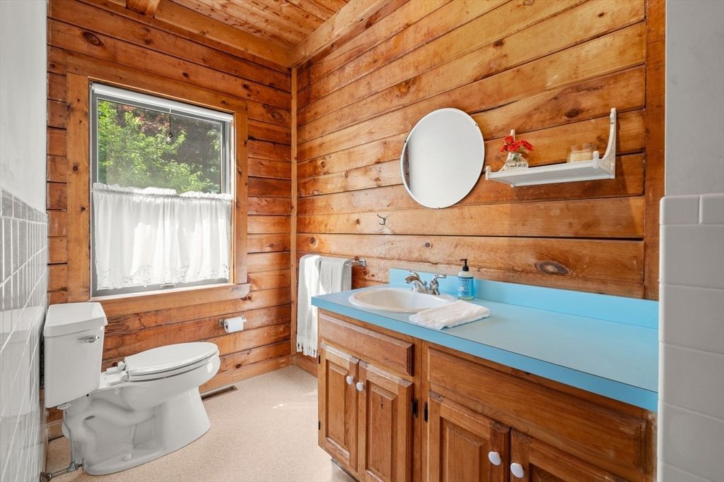 Bathroom, Interior, Wooden Ceilings, Wooden Walls