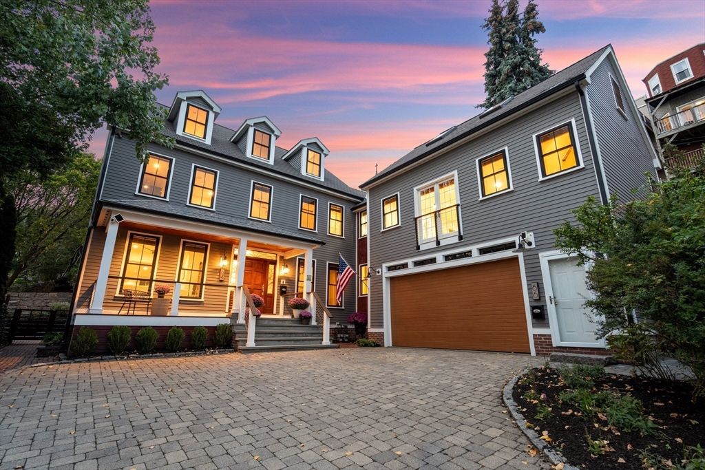 Attached, Exterior, Facade, Farmhouse