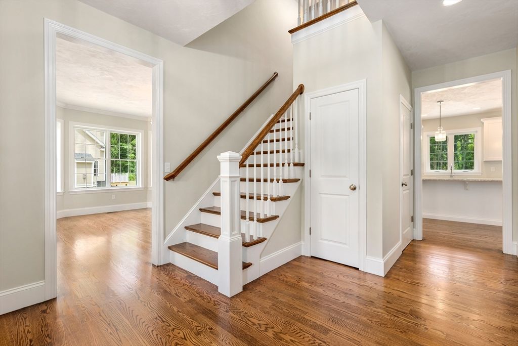 Interior, Pendant Lights, Recessed Lighting, Wood Texture Flooring