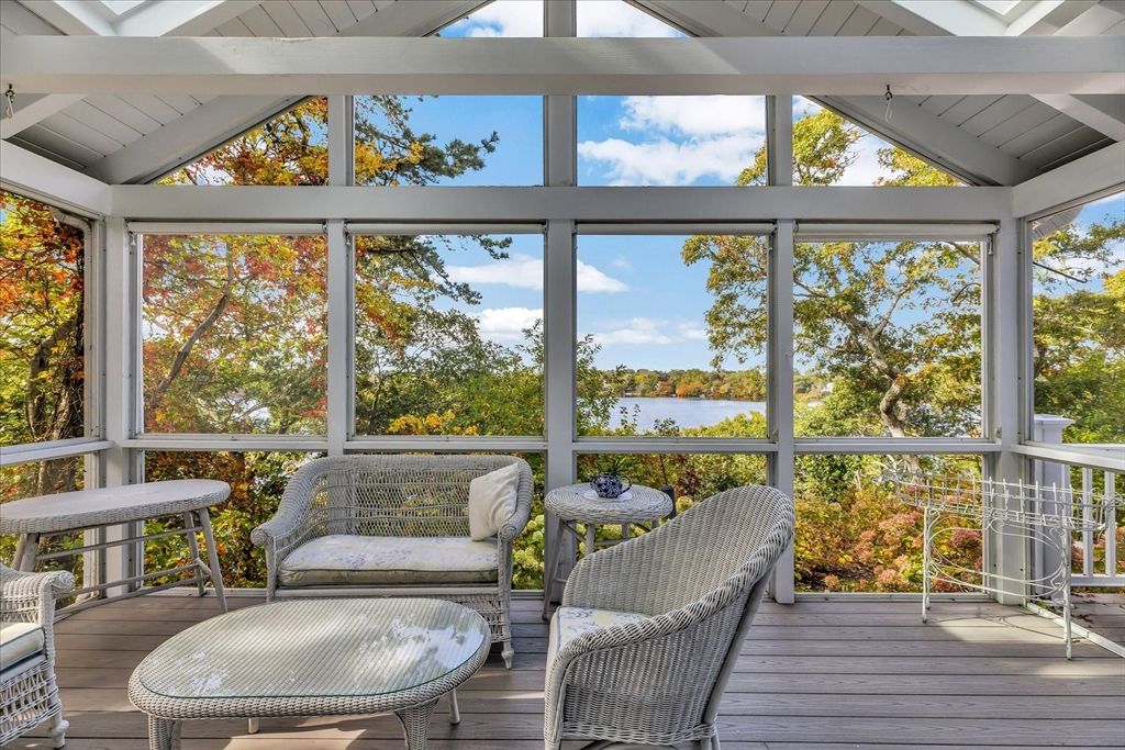 Interior, Sun Room, Water, Wood Texture Flooring