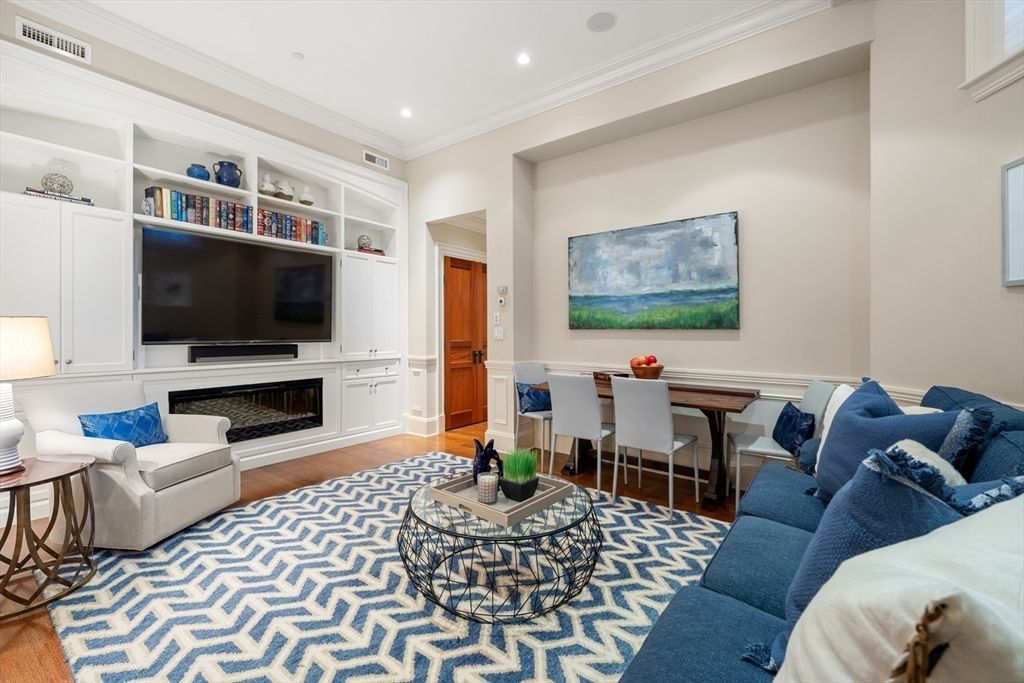 Dining room, Interior, Living room, Recessed Lighting, Wood Texture Flooring