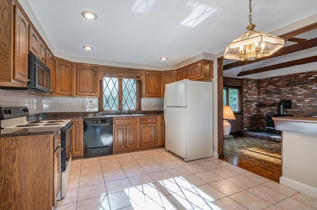 Interior, Kitchen, Pendant Lights, Recessed Lighting, Stone Walls, Wood Texture Flooring