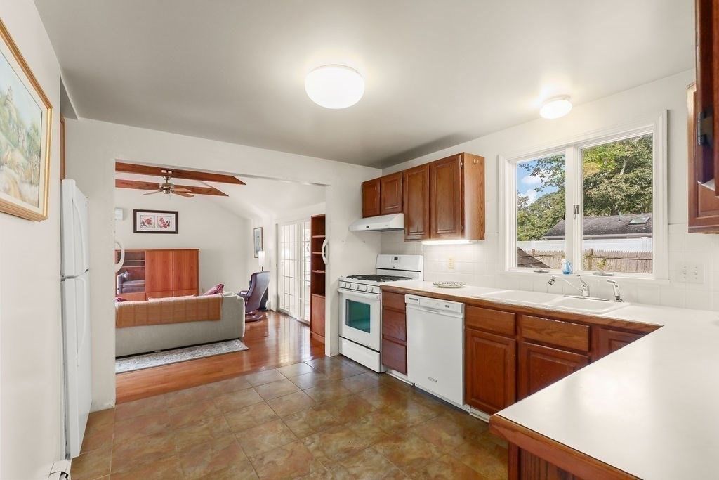 Interior, Kitchen, Living room, Stainless Steel Appliances