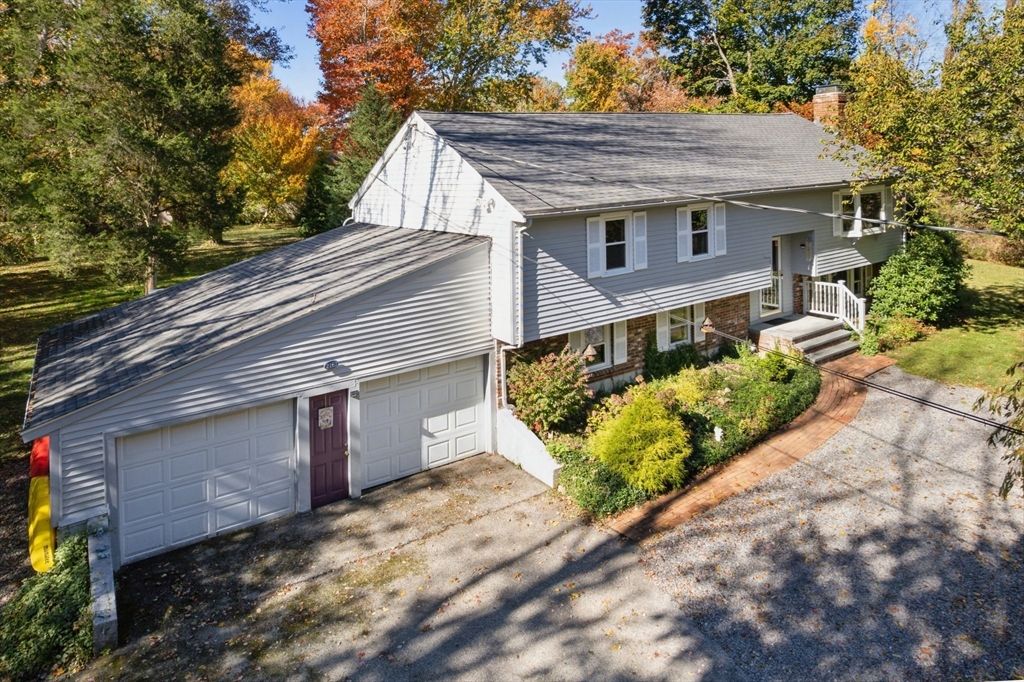 Attached, Exterior, Facade, Raised Ranch