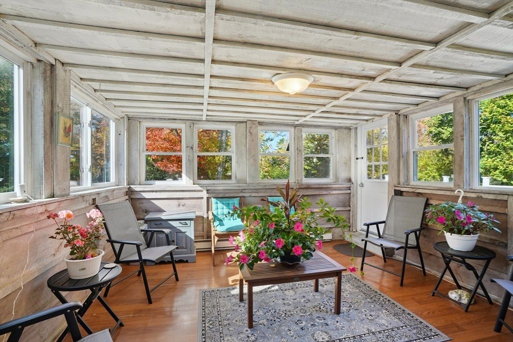 Interior, Sun Room, Wooden Ceilings, Wood Texture Flooring