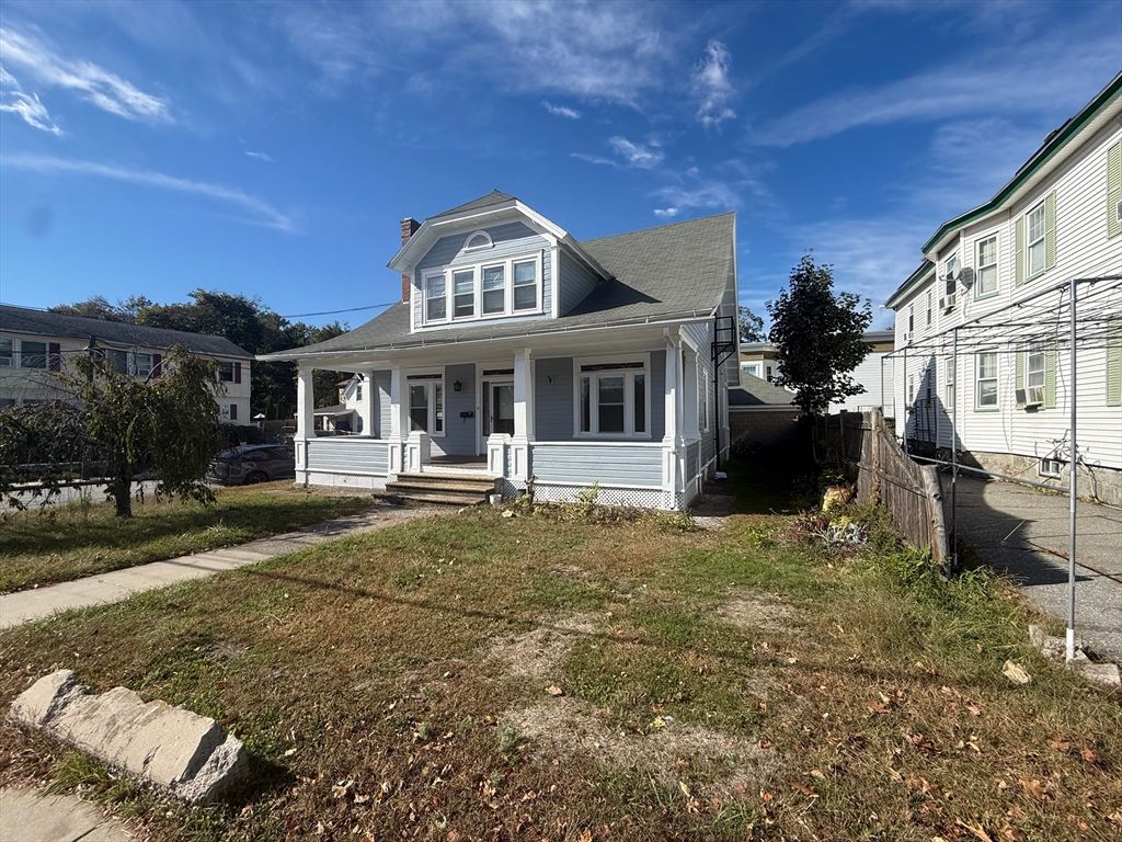 Exterior, Facade, Cape Cod