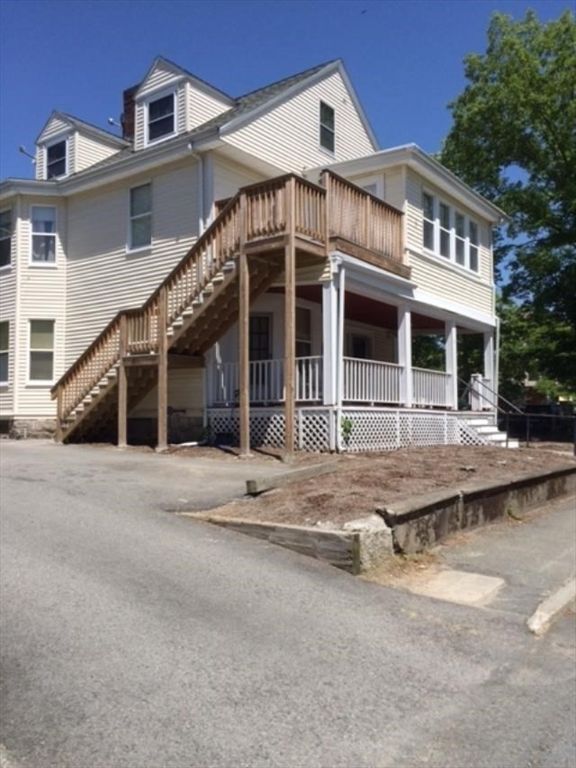 Exterior, Facade, Queen Anne Victorian