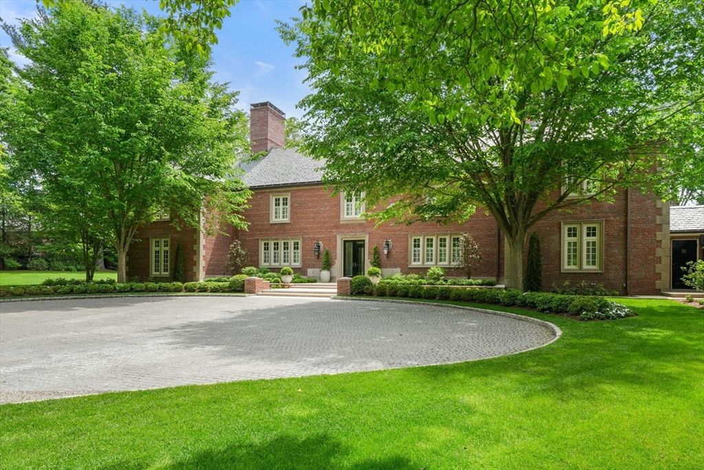 Backyard, Exterior, Facade, Brick Facade, Georgian