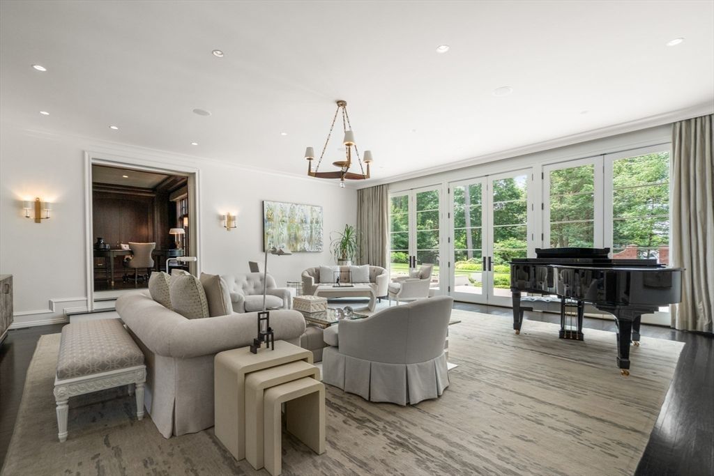 Interior, Living room, Pendant Lights, Piano, Recessed Lighting, Wood Texture Flooring