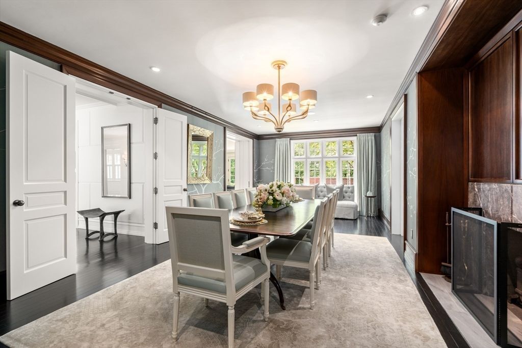 Chandelier, Dining room, Interior, Recessed Lighting, Wood Texture Flooring