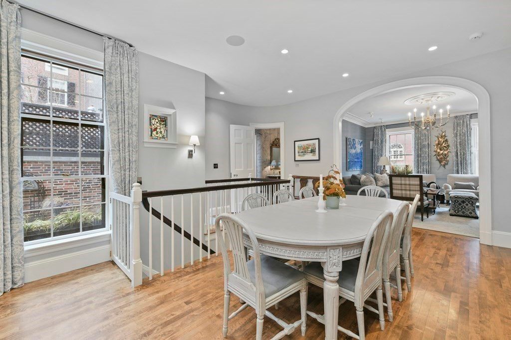 Chandelier, Dining room, Interior, Recessed Lighting, Wood Texture Flooring