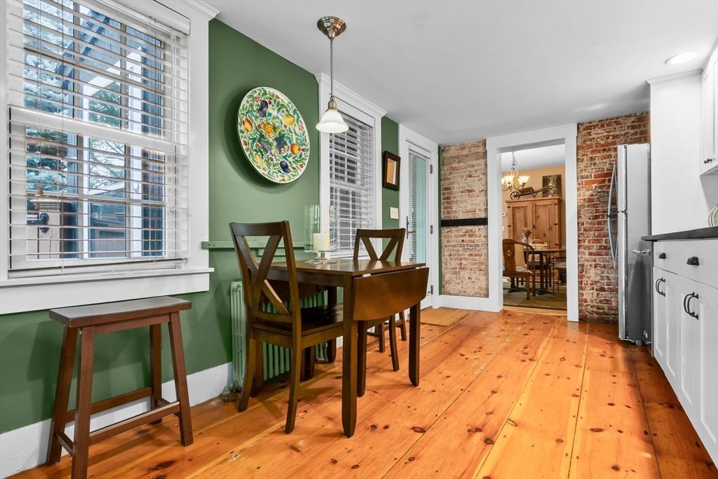 Dining room, Interior, Pendant Lights, Recessed Lighting, Stone Walls, Wood Texture Flooring
