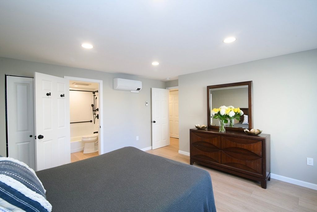 Bathroom, Bedroom, Interior, Recessed Lighting, Wood Texture Flooring