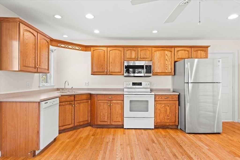 Interior, Kitchen, Recessed Lighting, Wood Texture Flooring