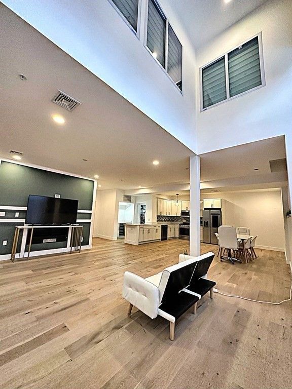 Dining room, Interior, Kitchen, Recessed Lighting, Wood Texture Flooring
