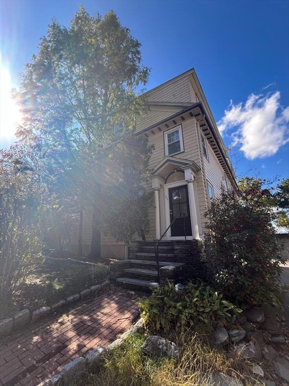 Exterior, Facade, None